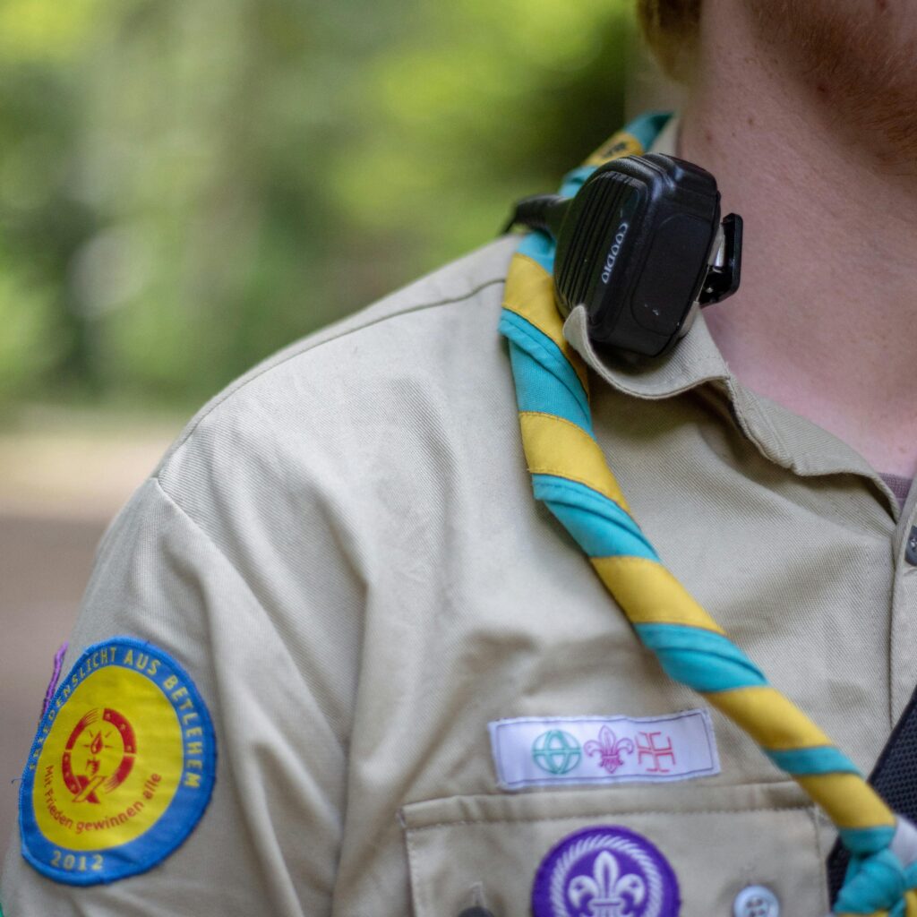 uniforme scout nel dettaglio; movimento scout; valori scout; educazione scout; metodo scout; campi scout